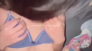 คลิปหลุดทางบ้าน คลิปxxx chrisxmaxxx น้องเค้กสาวนมใหญ่ ขย่มเย็ดสดโดนซอยน้ำแตกเต็มหี
